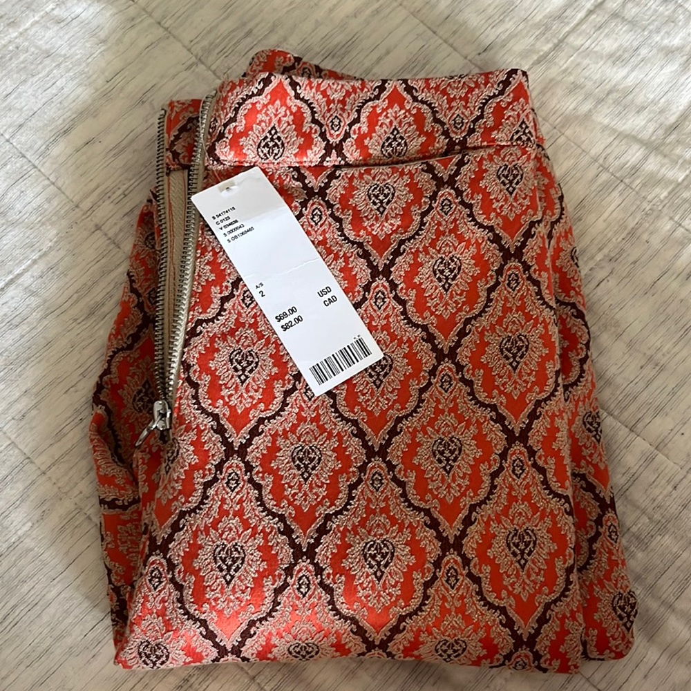 NWT URBAN OUTFITTERS CROPPED PANTS (HIGH QUALITY)